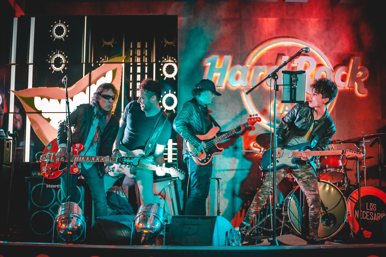 Los Necesarios en Hard Rock Cafe Santiago